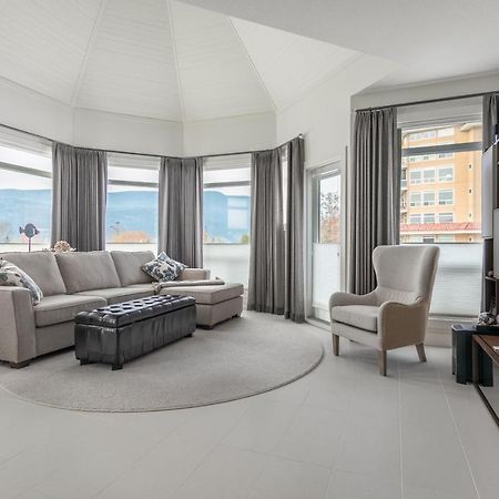 Kelowna Discovery エクステリア 写真