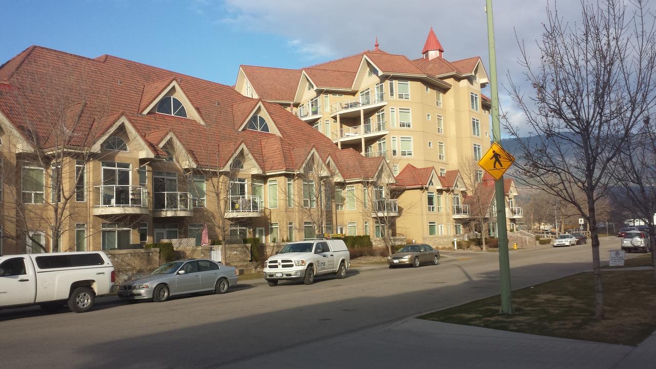 Kelowna Discovery エクステリア 写真